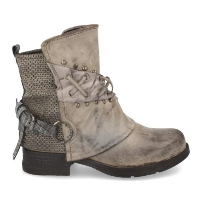 Botin Adornado con Tachuelas y Correas