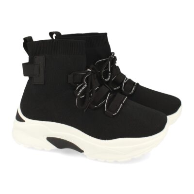 Zapailla Abotinada con Cordones