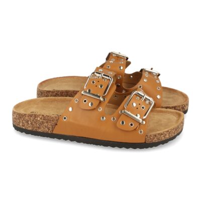 Sandalia con Tachas y Hebillas
