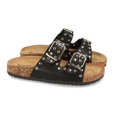Sandalia con Tachas y Hebillas