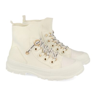 Zapatilla Abotinada con Cordones