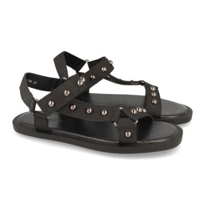 Sandalia Plana con Tachuelas y Velcro