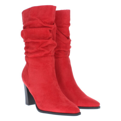 Bota de tacón con caña arrugada