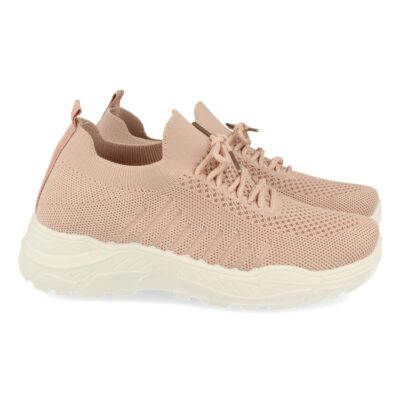 Zapatilla Plana con Material Elastico