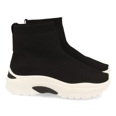 Zapatilla Abotinada con Material Elástico
