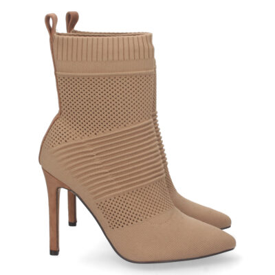 Botin de Tacon Fino con Material Elastico