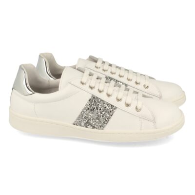 Zapatilla Plana con Brillo y Cordones