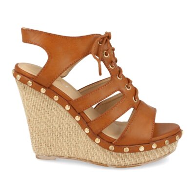 Sandalia con Cuña de Rafia, Tachuelas y Cordones