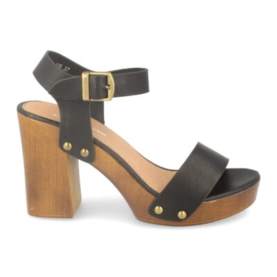 Sandalia con Tacón, Tachas y Hebilla